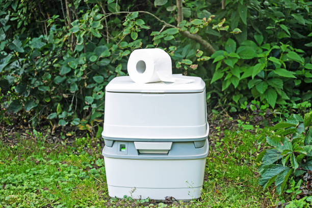 Best Luxury portable toilet rental  in Hennessey, OK