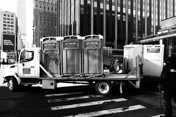 Best Portable bathroom rental  in Hennessey, OK